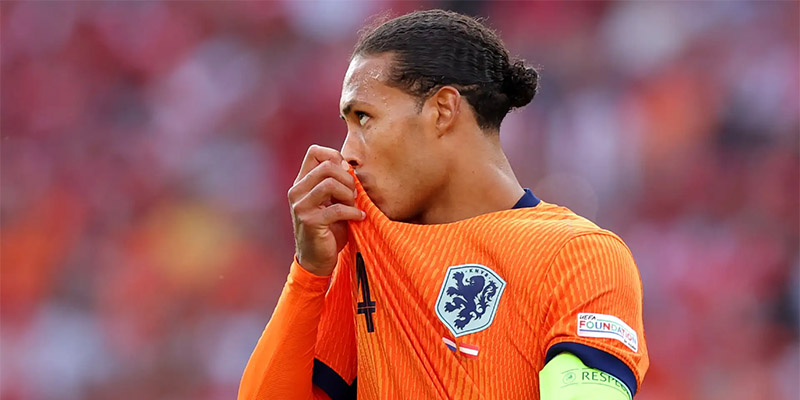 Phong thái thi đấu đĩnh đạc của Virgil van Dijk luôn là điểm tựa cho đồng đội.