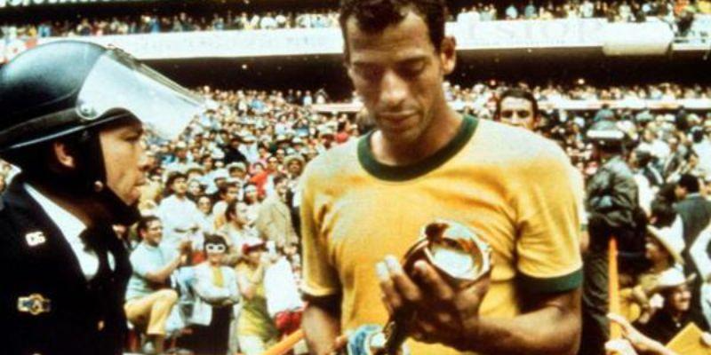 Carlos Alberto – Tiểu Sử Và Bàn Thắng Huyền Thoại World Cup 2 Sự nghiệp câu lạc bộ của Carlos Alberto