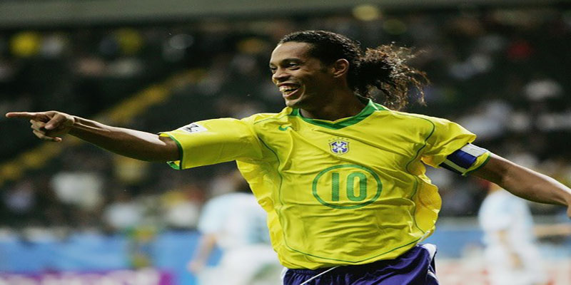 Tiểu Sử Cầu Thủ Ronaldinho: Phù Thủy Sân Cỏ Của Nụ Cười Bất Tận 2 Cầu thủ Ronaldinho