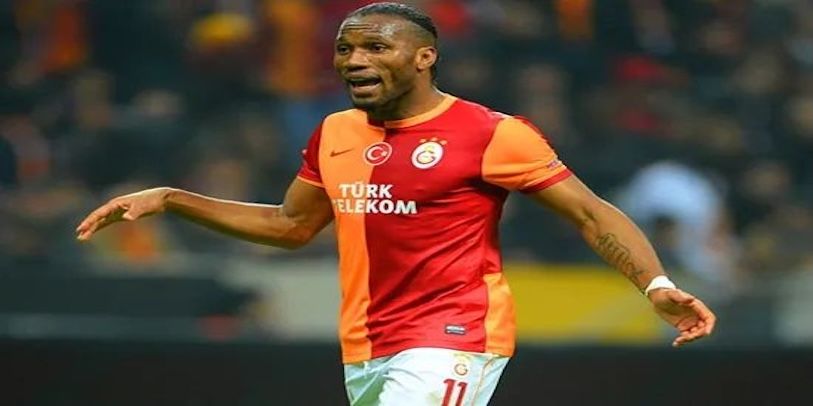 Didier Drogba – Huyền thoại từ bãi đất trống đến đỉnh cao Chelsea 2 gia dinh didier drogba va nhung nam thang luu lac o phap