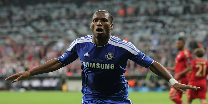 Sự nghiệp Didier Drogba - Từ tuổi trẻ đến danh tiếng toàn cầu 3 nhung khoanh khac vui nhon va ca tinh cua didier drogba