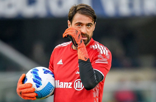 phong cach thi dau cua carlo pinsoglio