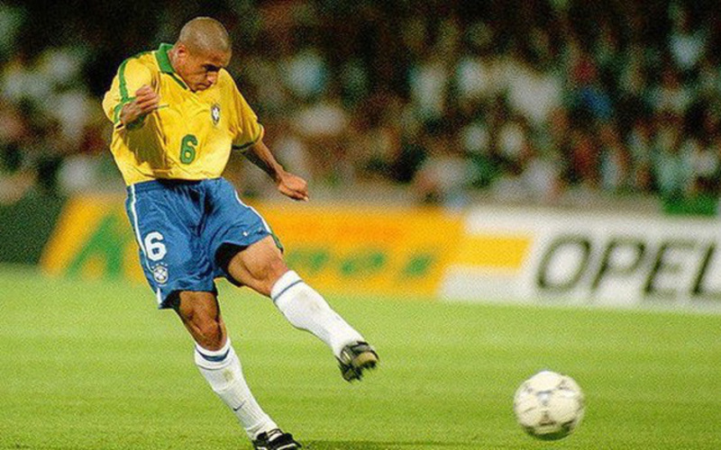 Roberto Carlos – Hành trình trở thành hậu vệ trái vĩ đại 1 roberto carlos tai brazil