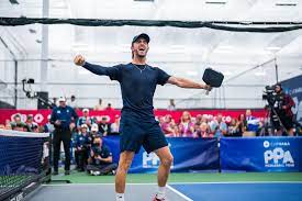 su nghiep hunter johnson