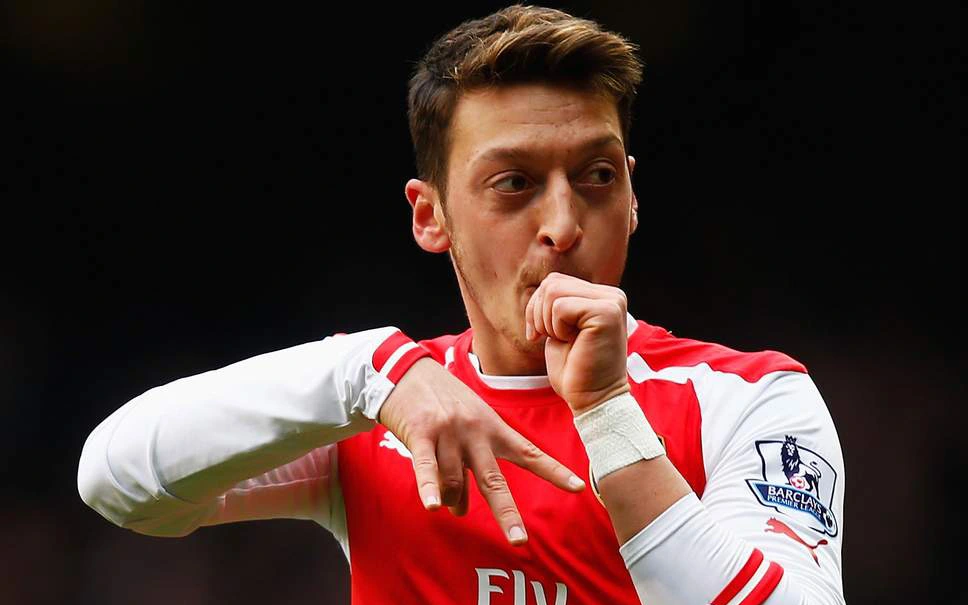 Cầu thủ Özil – Nghệ sĩ thầm lặng