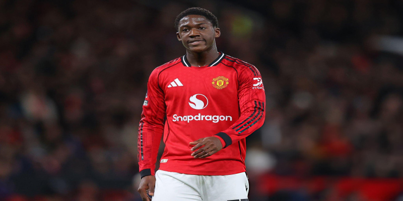 Kobbie Mainoo: "Bộ não Trầm tĩnh" của Manchester United 1 khoi dau cua kobbie mainoo