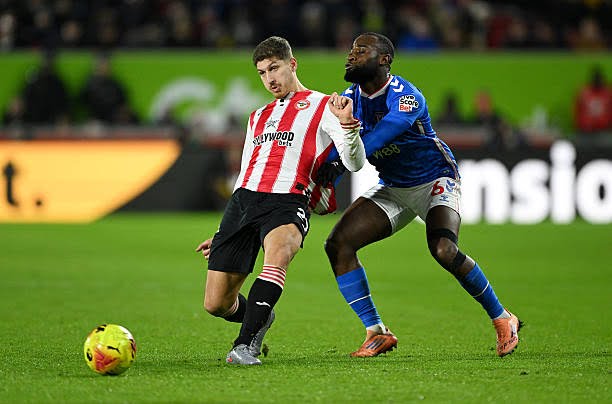 Điểm mạnh và yếu trong lối chơi