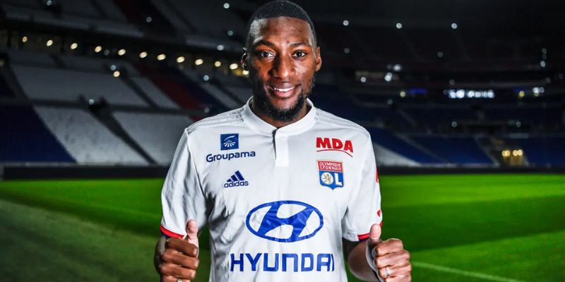 Karl Toko Ekambi: Người hùng của "Sư tử bất khuất" 2 Hành trình của Karl Toko Ekambi chinh phục châu Âu và Trung Đông