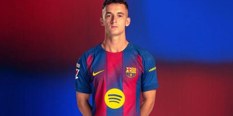 Marc Casadó: "Quái vật" tuyến giữa mới của Barcelona và ĐT Tây Ban Nha 3 Phong cách thi đấu: Sự kết hợp giữa Busquets và Kimmich