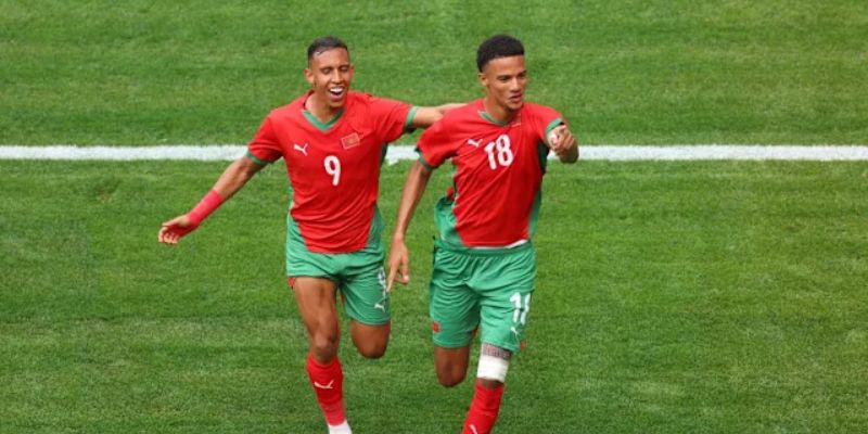 Amir Richardson – Tiền vệ cao gần 2m đầy triển vọng 1 Hành Trình Xuất Thân Và Nền Tảng Gia Đình