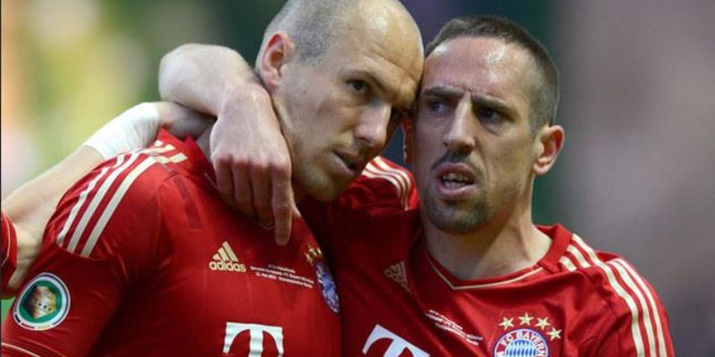 Arjen Robben – Cú cắt vào trong làm nên thương hiệu 1 Robben đến Bayern và nhanh chóng trở thành “công thức chiến thắng”