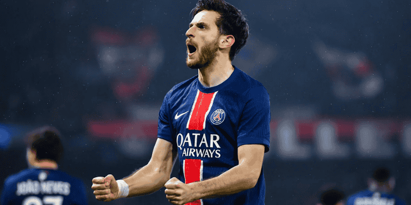 Hồ sơ đầy đủ về tiền đạo Khvicha Kvaratskhelia