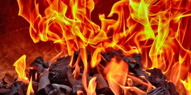 Ý nghĩa biểu tượng của lửa trong tâm linh và đời sống