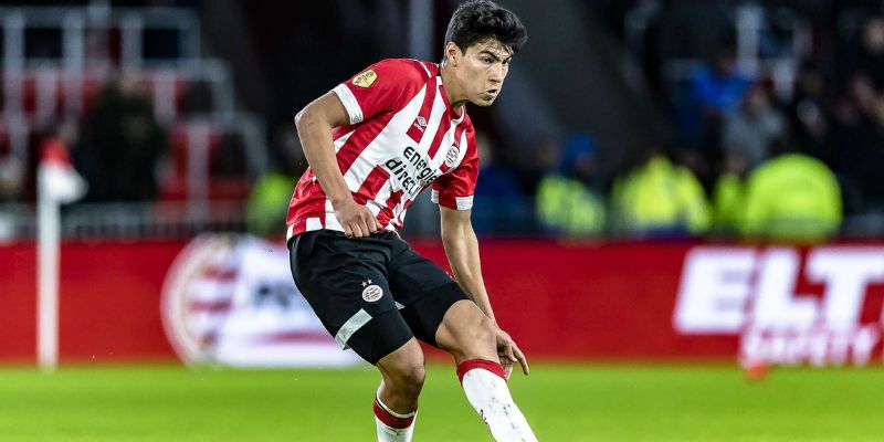 Erick Gutiérrez – Tiền Vệ Tài Năng Của Bóng Đá Mexico 2 Phong Cách Thi Đấu Của Erick Gutiérrez