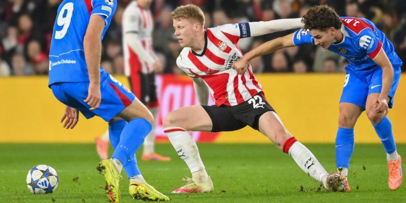 Jerdy Schouten – Tiền Vệ Phòng Ngự Quan Trọng Của PSV 2 Phong Cách Thi Đấu Của Jerdy Schouten