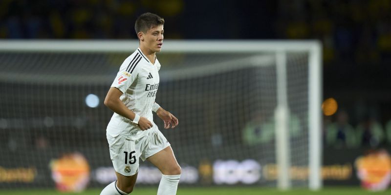 Phong cách thi đấu về tiểu sử Arda Güler