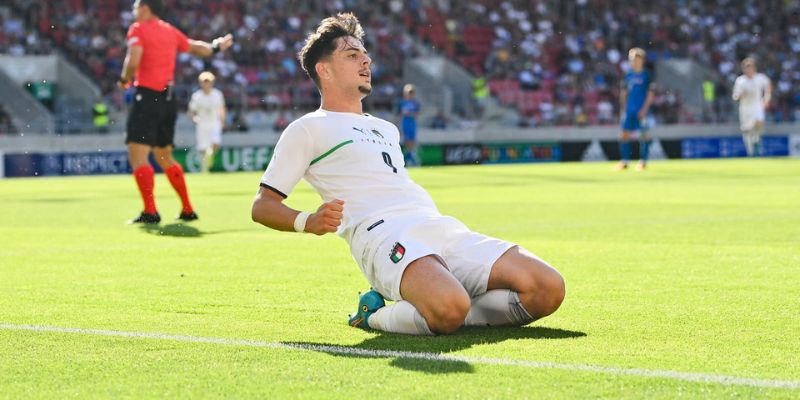 Phong Cách Thi Đấu Và Điểm Mạnh Nổi Bật