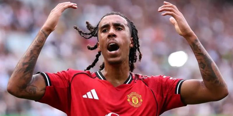 Leny Yoro Và Bước Tiến Vượt Bậc Trong Bóng Đá 1 Tiểu sử Leny Yoro về hành trình phát triển