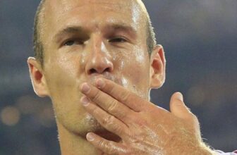 Những khoảnh khắc đỉnh cao biến Robben thành biểu tượng của Bayern