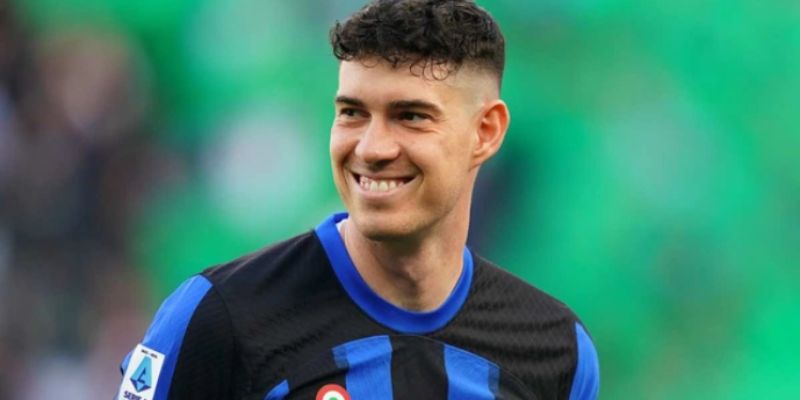 Khi một trung vệ không chỉ phòng ngự mà còn biết tạo nhịp cho cả hệ thống