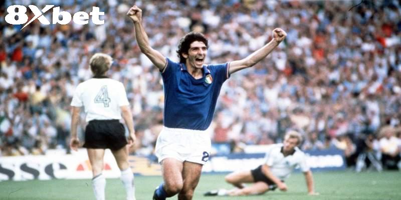 Paolo Rossi ăn mừng bàn thắng lịch sử World Cup
