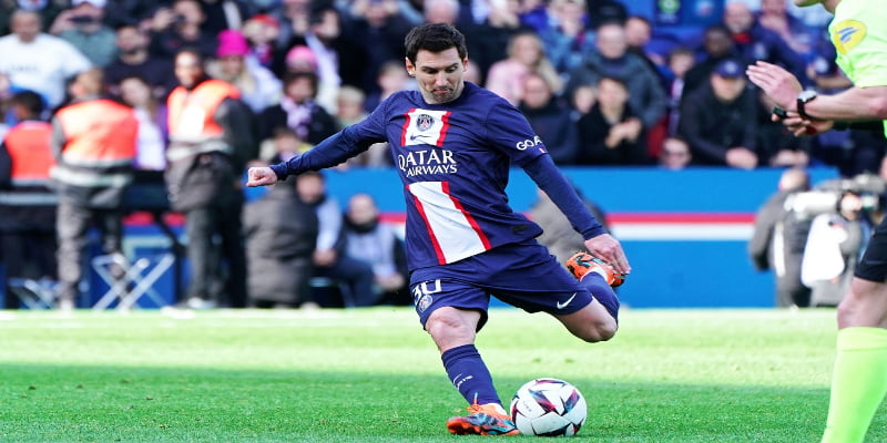 Vai trò của cầu thủ thực hiện 