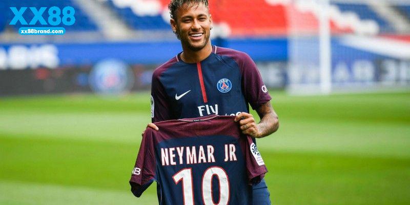 Anh đã từng tạo ra nhiều khoảnh khắc nghệ thuật trên sân cỏ