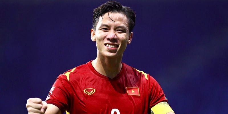 Tuổi thơ và bước khởi đầu đầy khát vọng