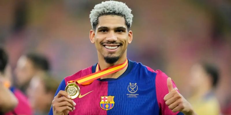 Ronald Araujo – Trung Vệ Sức Mạnh Và Tốc Độ Ấn Tượng 2 Phong Cách Thi Đấu Và Điểm Mạnh Nổi Bật