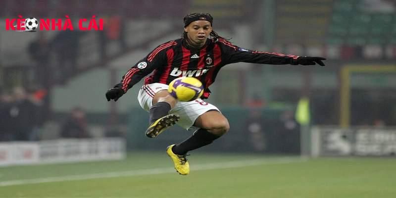 Kỹ năng dứt điểm của anh mang tính sáng tạo cao