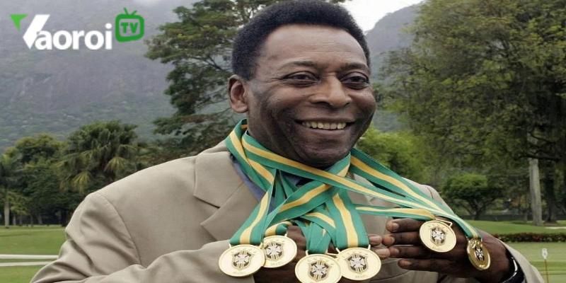 Pelé – Kỷ lục ghi bàn của huyền thoại bóng đá 1 Sự nghiệp của huyền thoại Pele với những bàn thắng rực rỡ