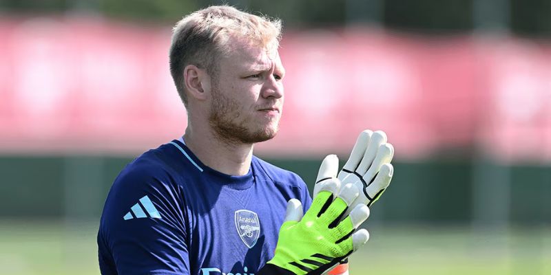 Khả năng chơi chân và tham gia xây dựng lối chơi