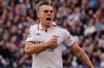 Arsenal có cơ hội viết lại lịch sử sau 20 năm chờ đợi