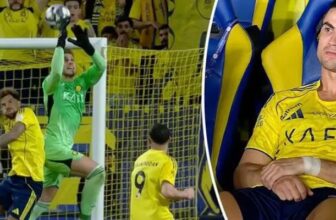 Ronaldo chết lặng trước sai lầm định mệnh
