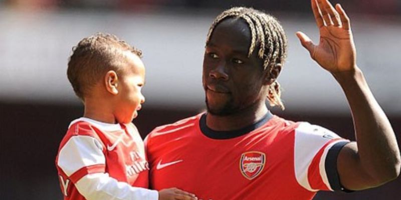 Những năm Arsenal và sự trung thành với hành lang phải