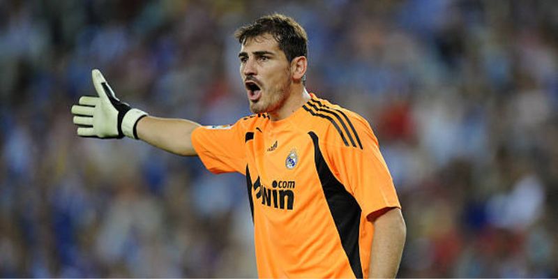 Iker Casillas - Biểu tượng bóng đá bất diệt được yêu thích 2 Hành trình từ lò đào tạo La Fabrica đến đỉnh cao thế giới