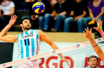Sebastián Solé tạo khác biệt bằng những pha chắn bóng