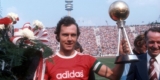 Franz Beckenbauer – Từ cậu bé Munich đến “Hoàng đế” bóng đá Đức